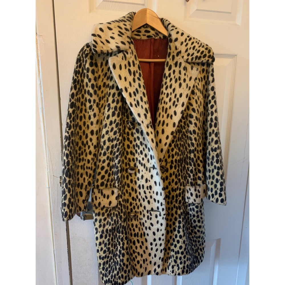 💥SOLD!!!💥 Vintage Leopard Print Fur Coat